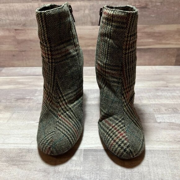 diba Plaid Ankle High Heel Boots With Button Detail & Side Zipper Closure - Picture 2 of 14
